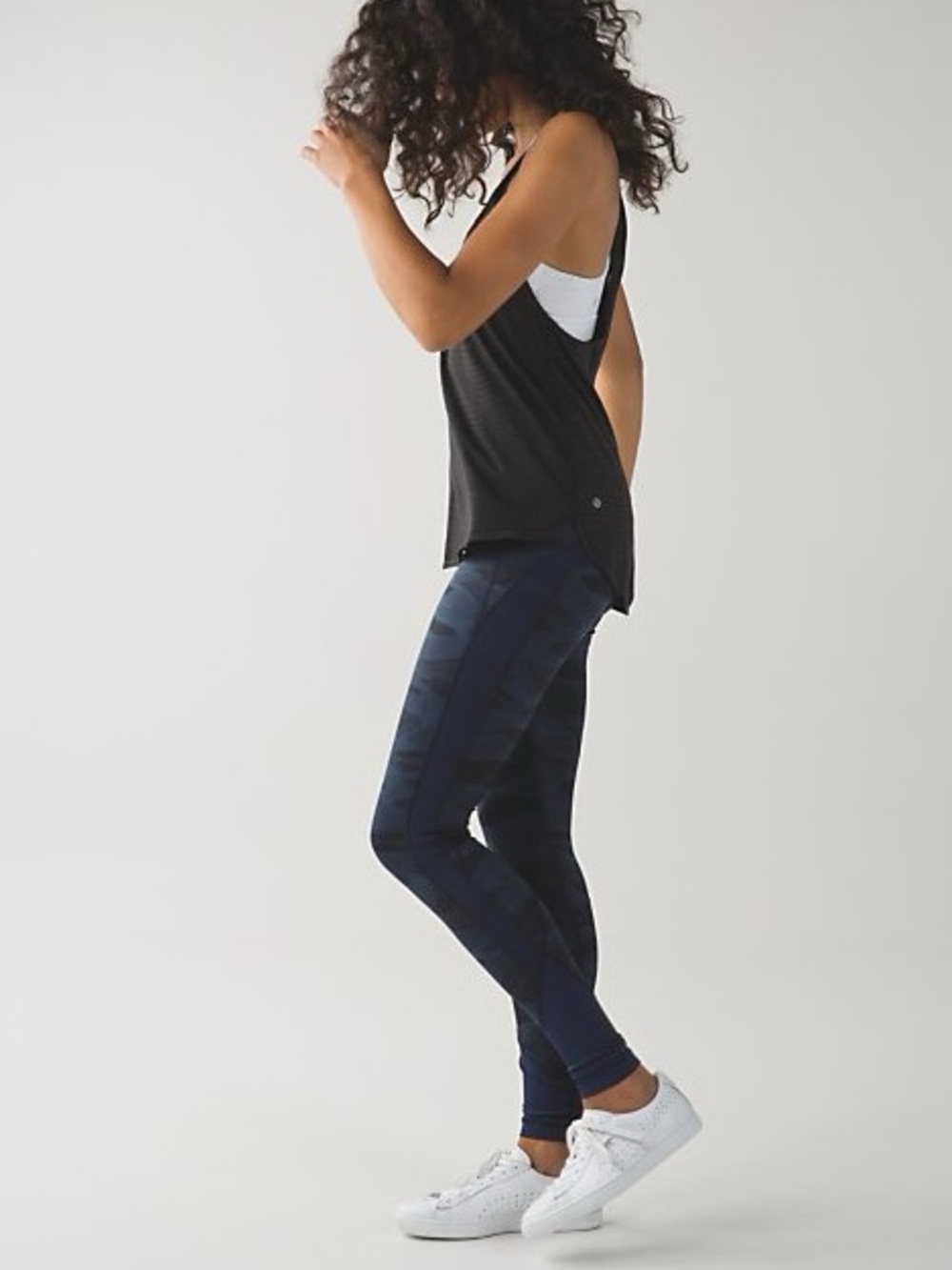 Lululemon Coast Camo Deep Navy Drop it Like it’s Hot tight size 4